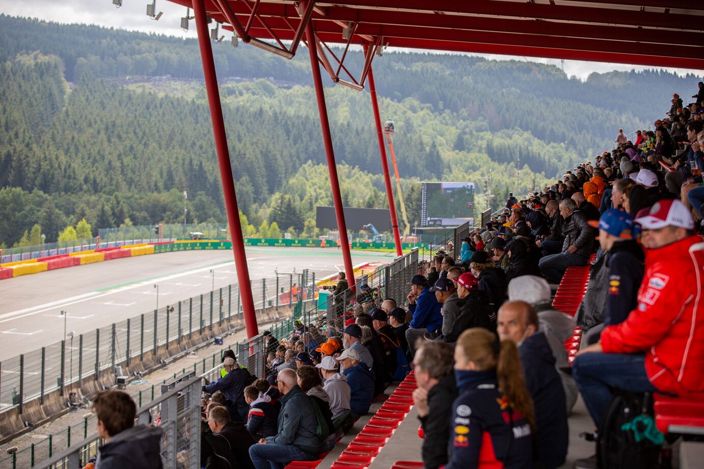 Gold 1 Grandstand Inclusion