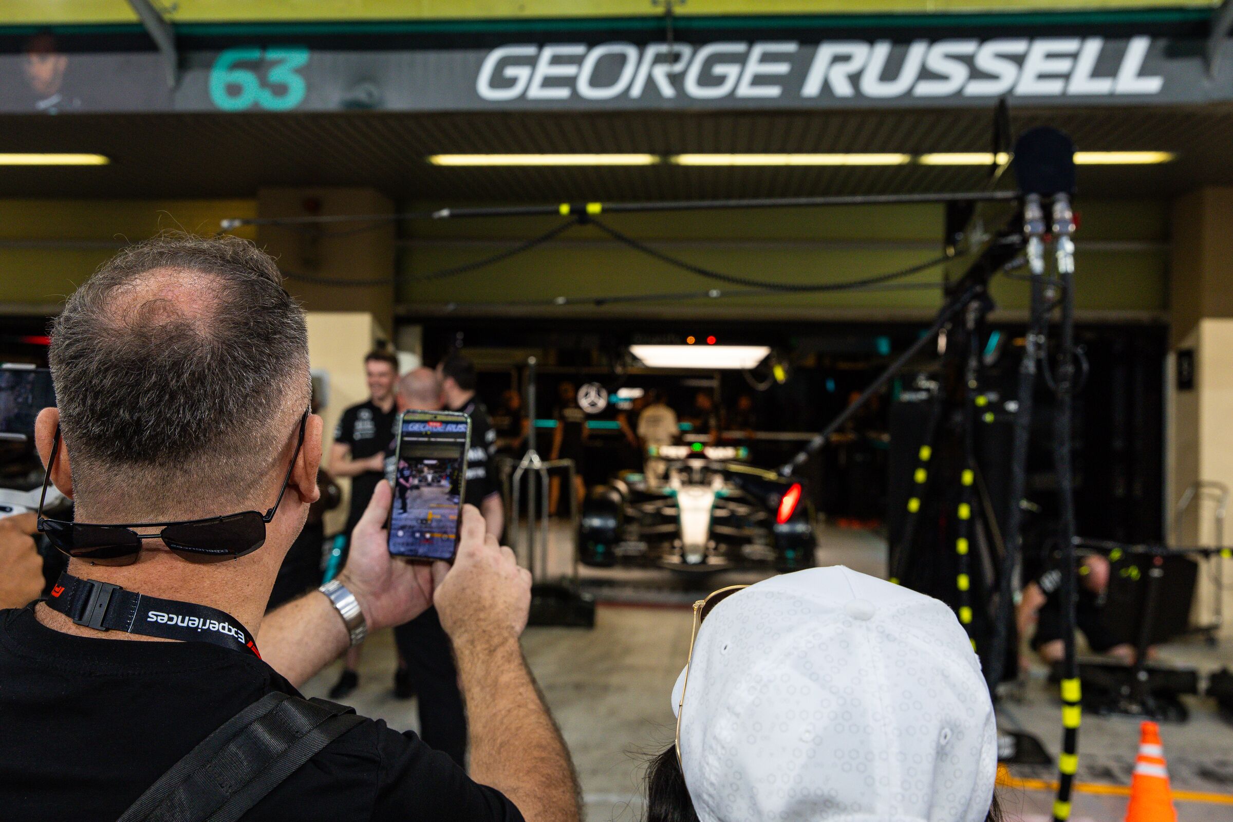 Exclusive Aramco F1® Pit Lane Walk Inclusion