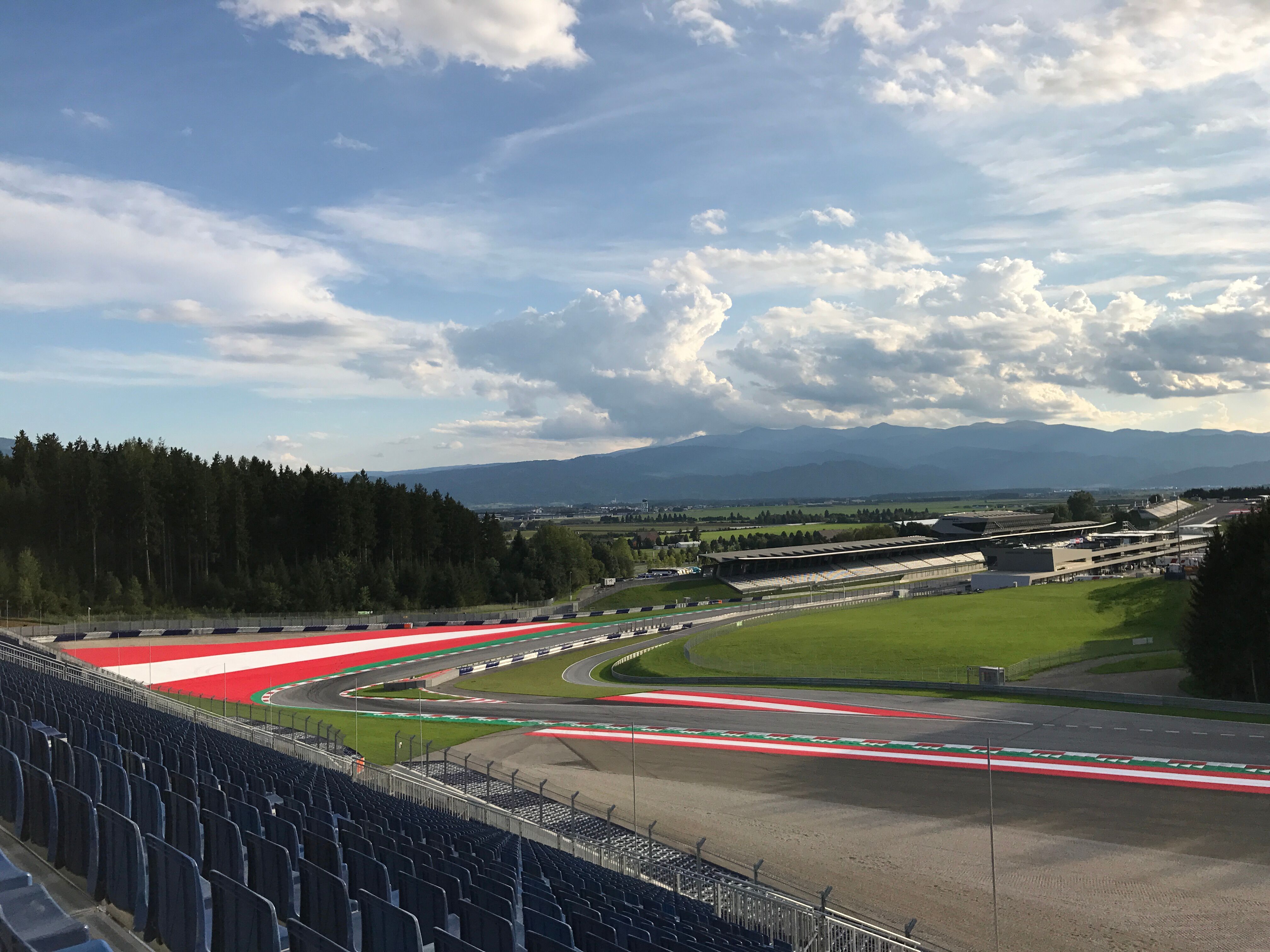 T9 Grandstand Inclusion