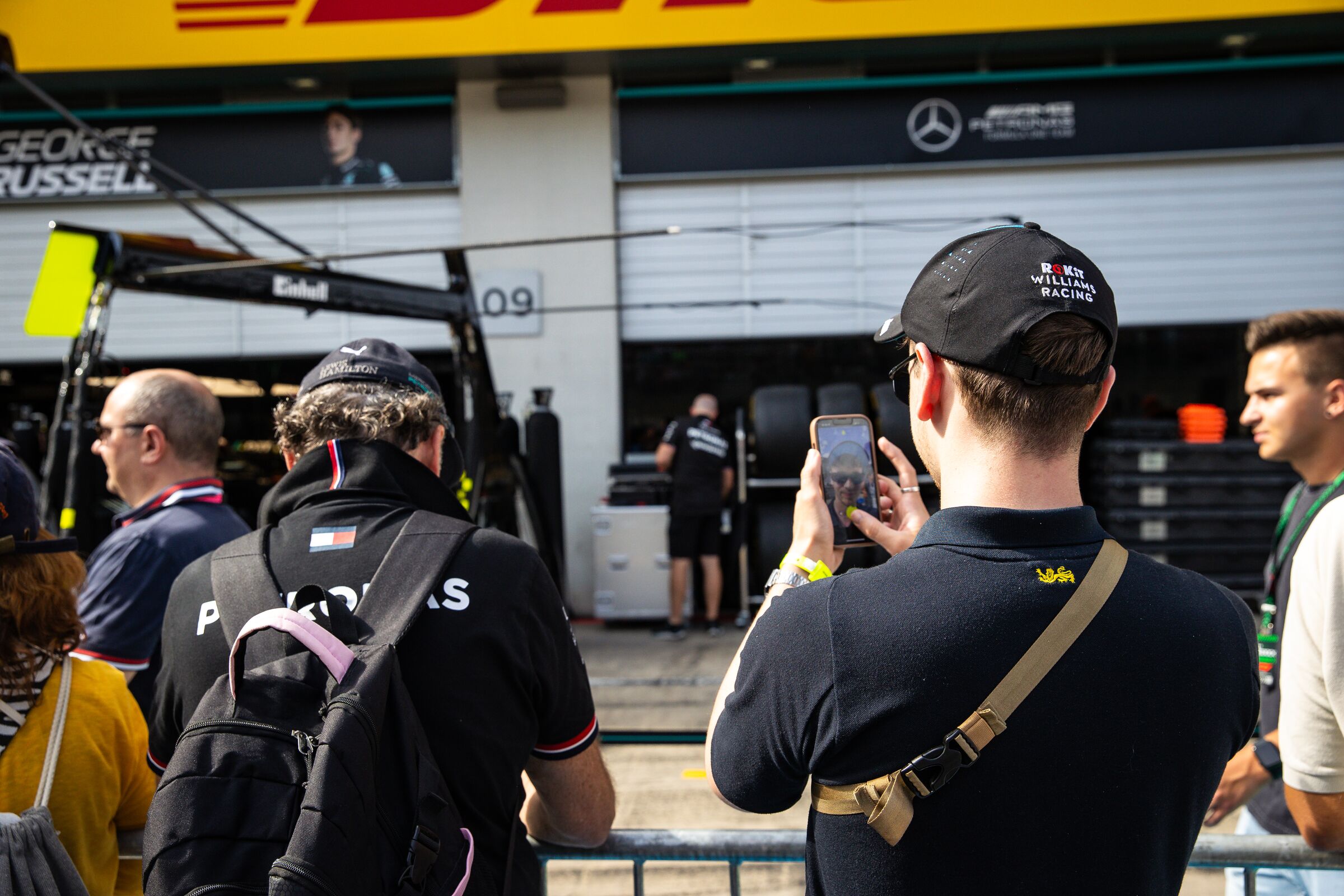 Exclusive Aramco F1® Pit Lane Walk Inclusion