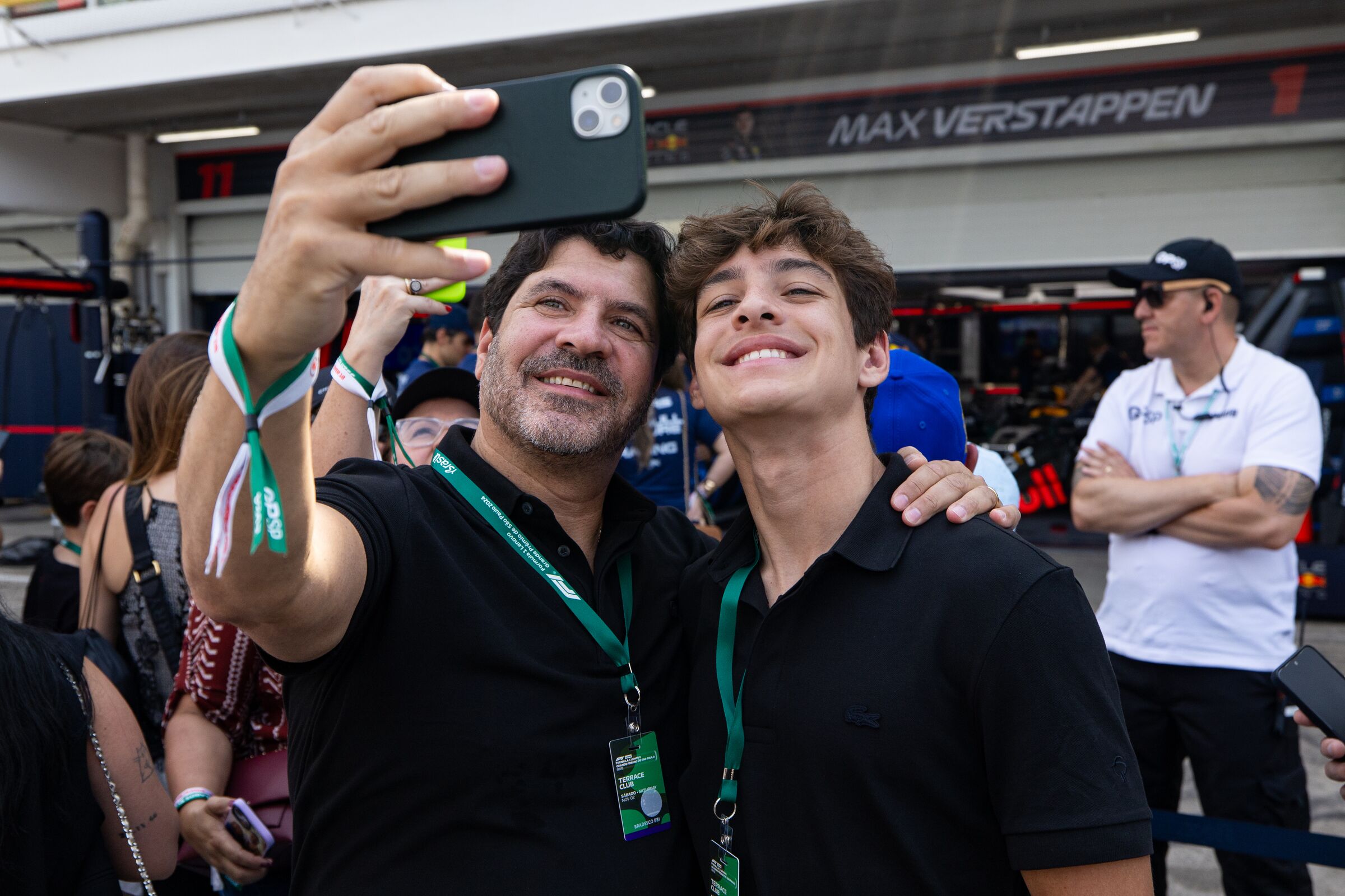 Exclusive Aramco F1® Pit Lane Walk Inclusion