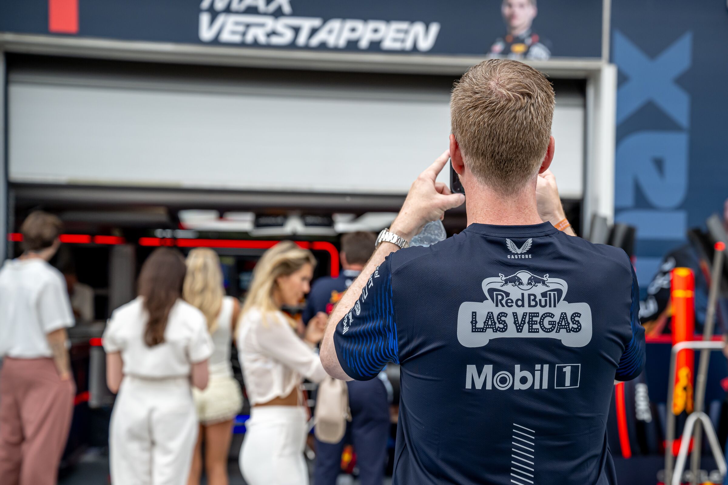 Exclusive Aramco F1® Pit Lane Walk Inclusion