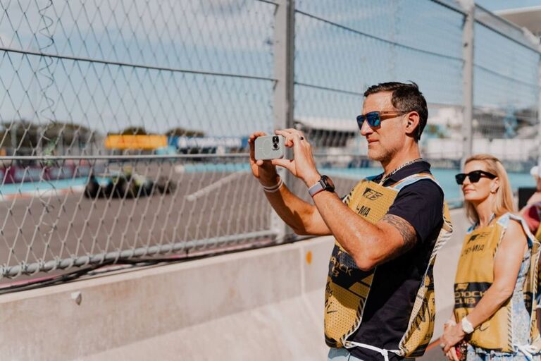 Photo Safari Experience During an Active Session  Inclusion