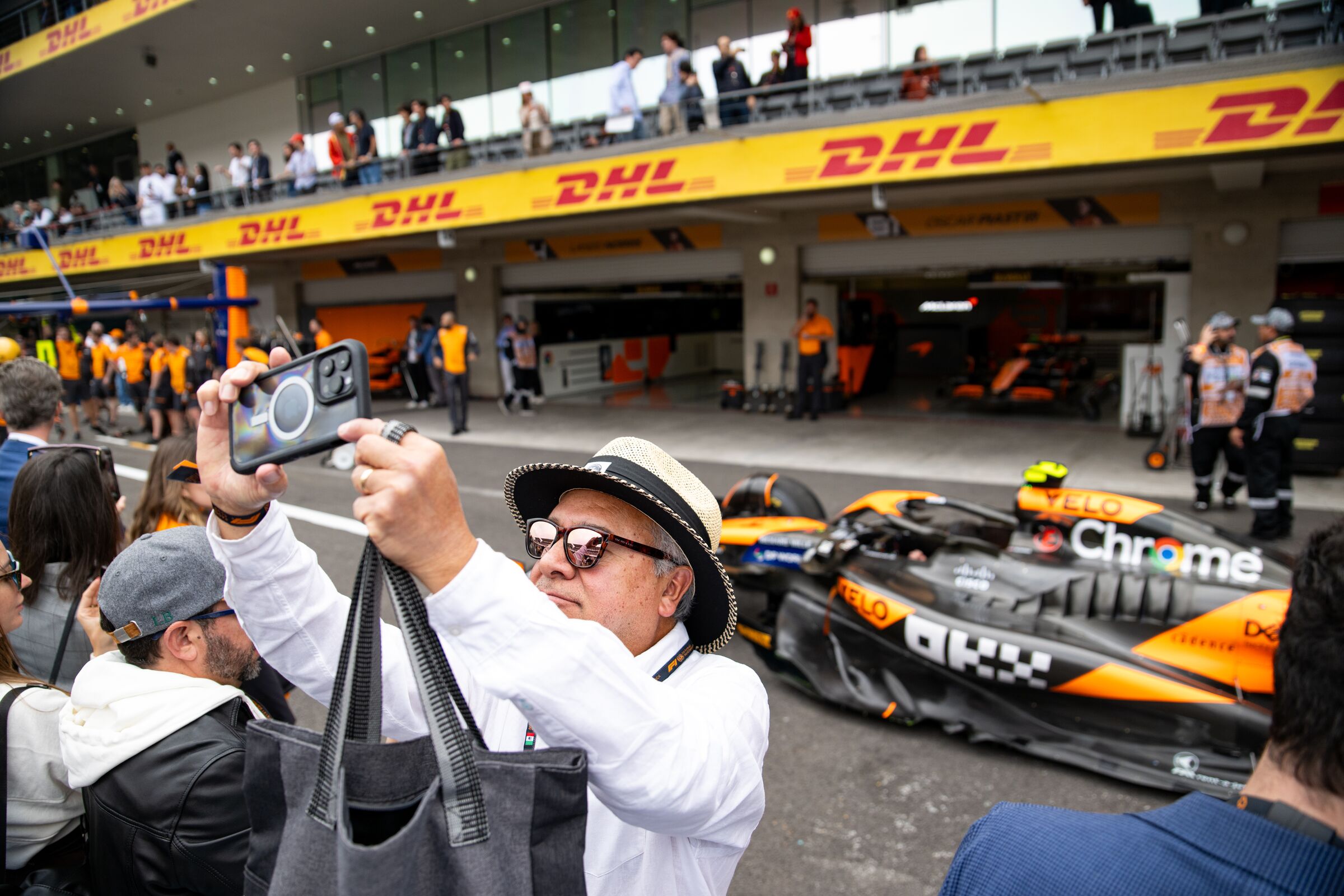 Aramco F1® Pit Lane Walk Inclusion