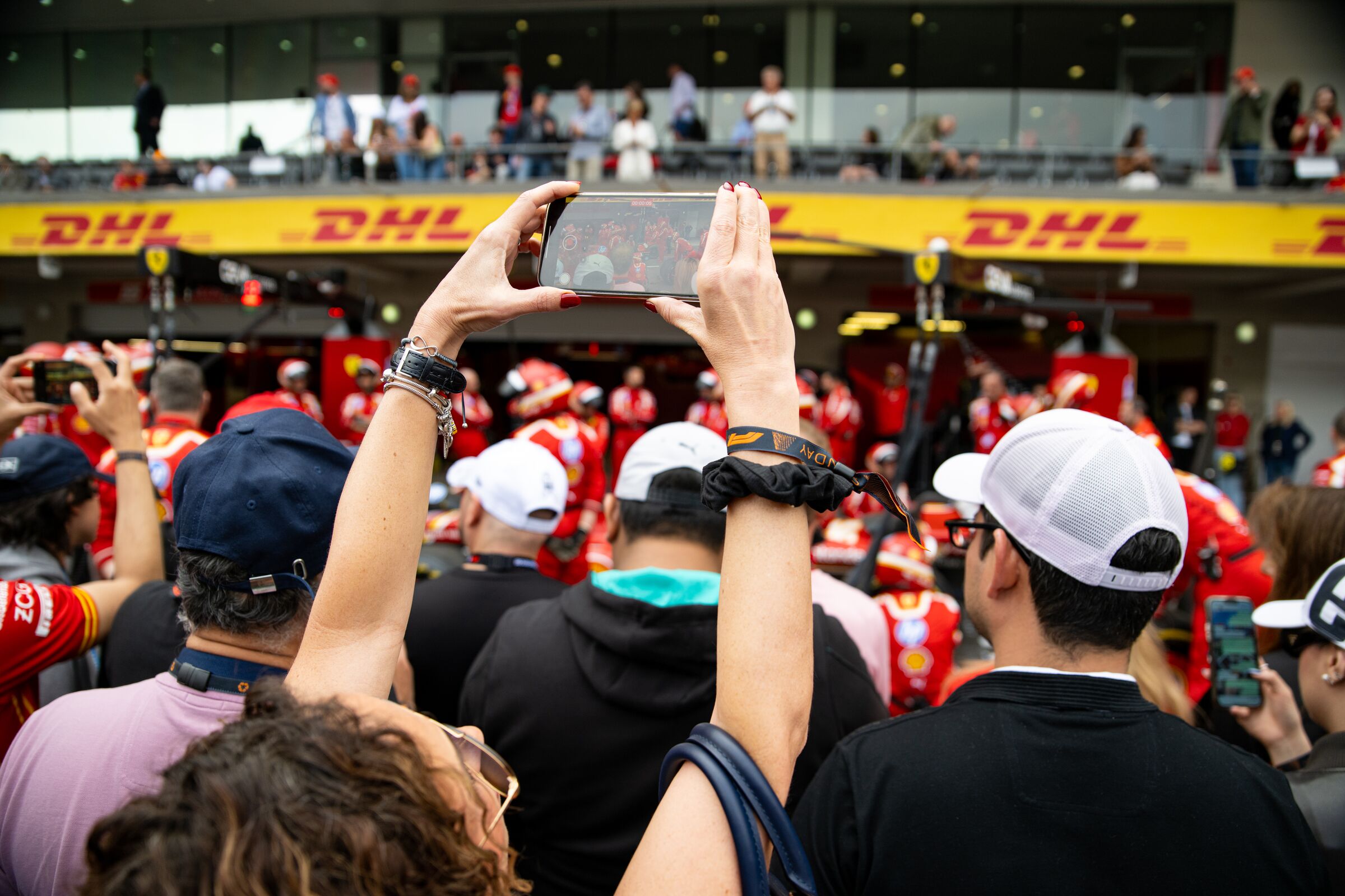 Exclusive Aramco F1® Pit Lane Walk Inclusion