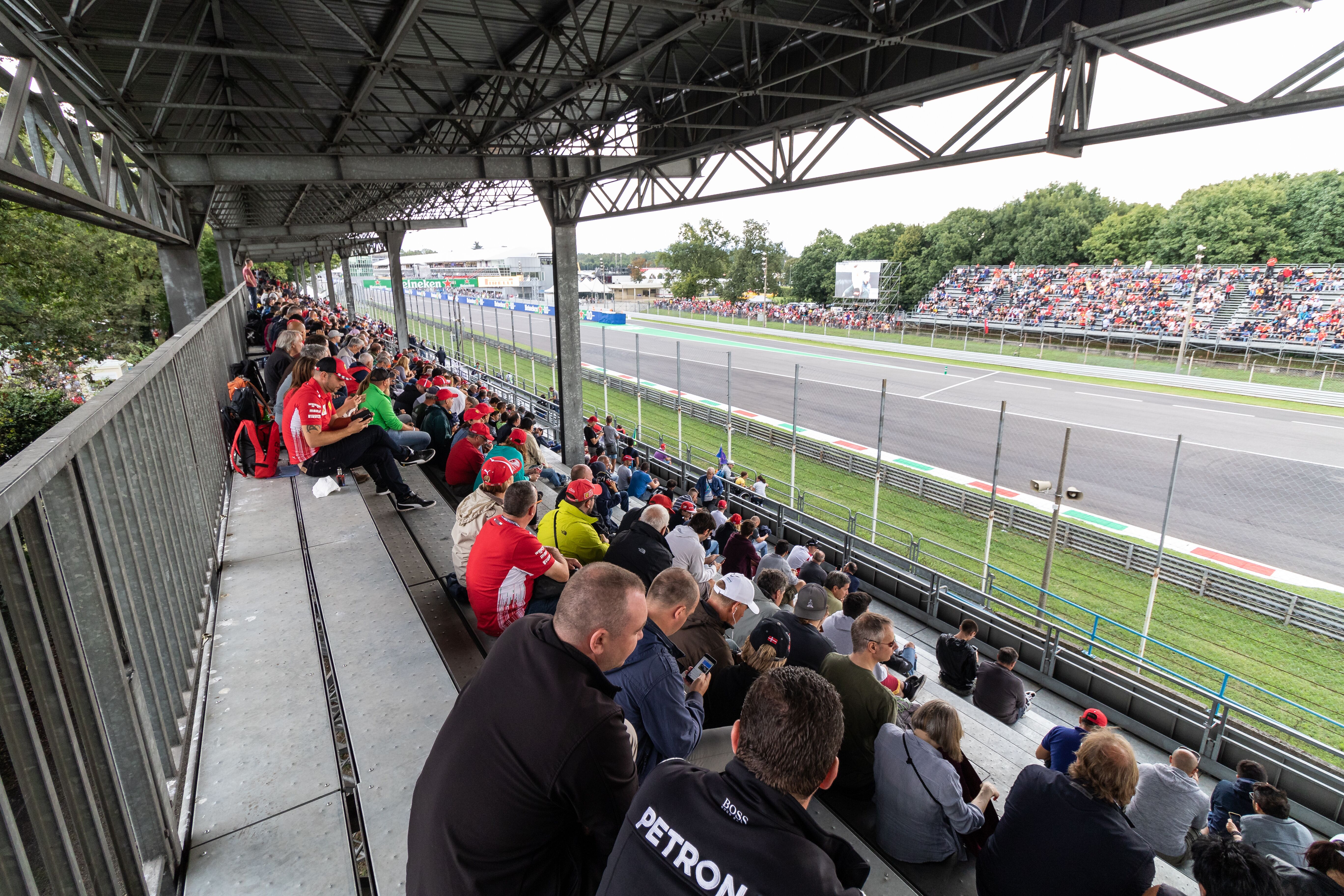 Vedano (24) Grandstand Inclusion