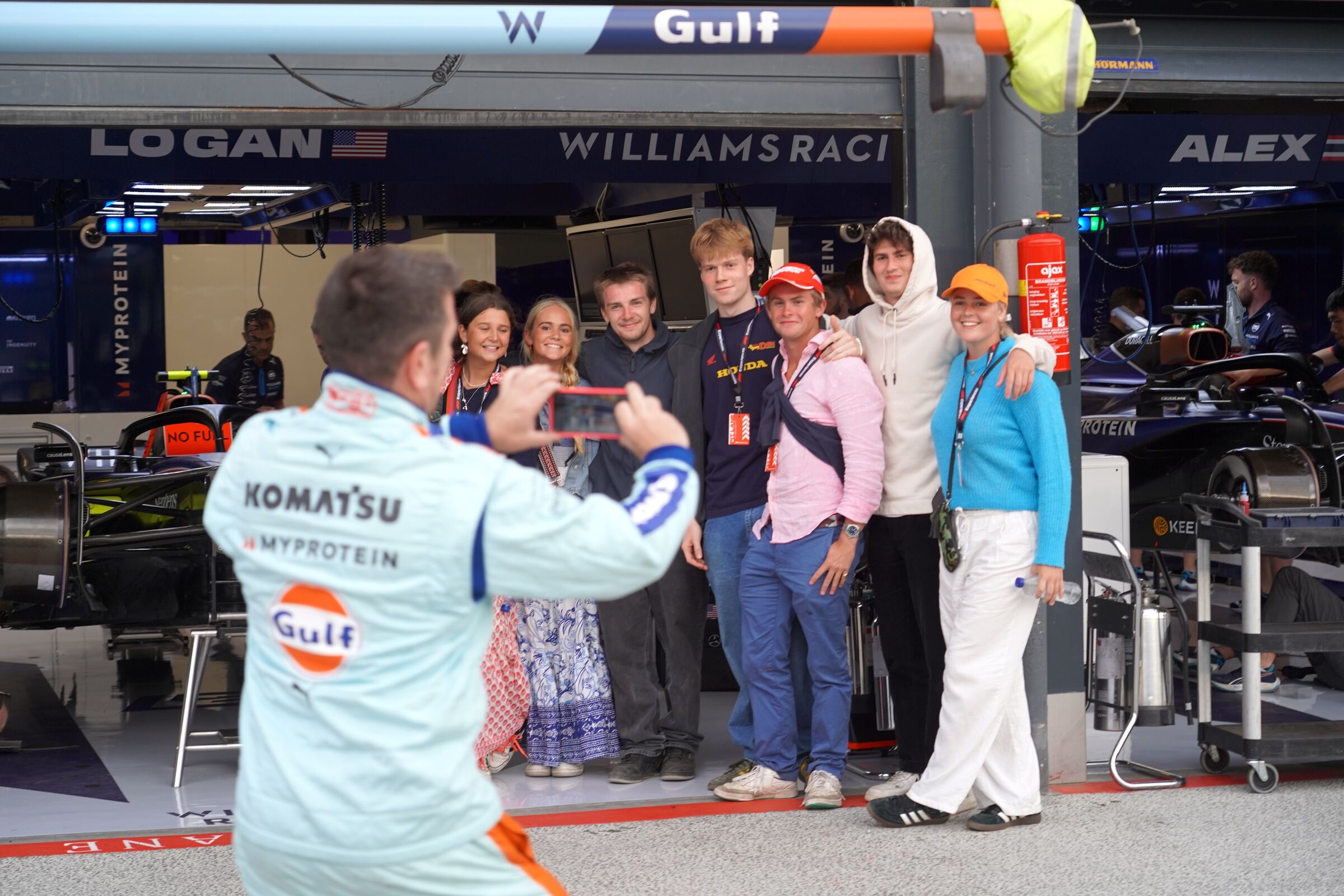 Exclusive Aramco F1® Pit Lane Walk Inclusion