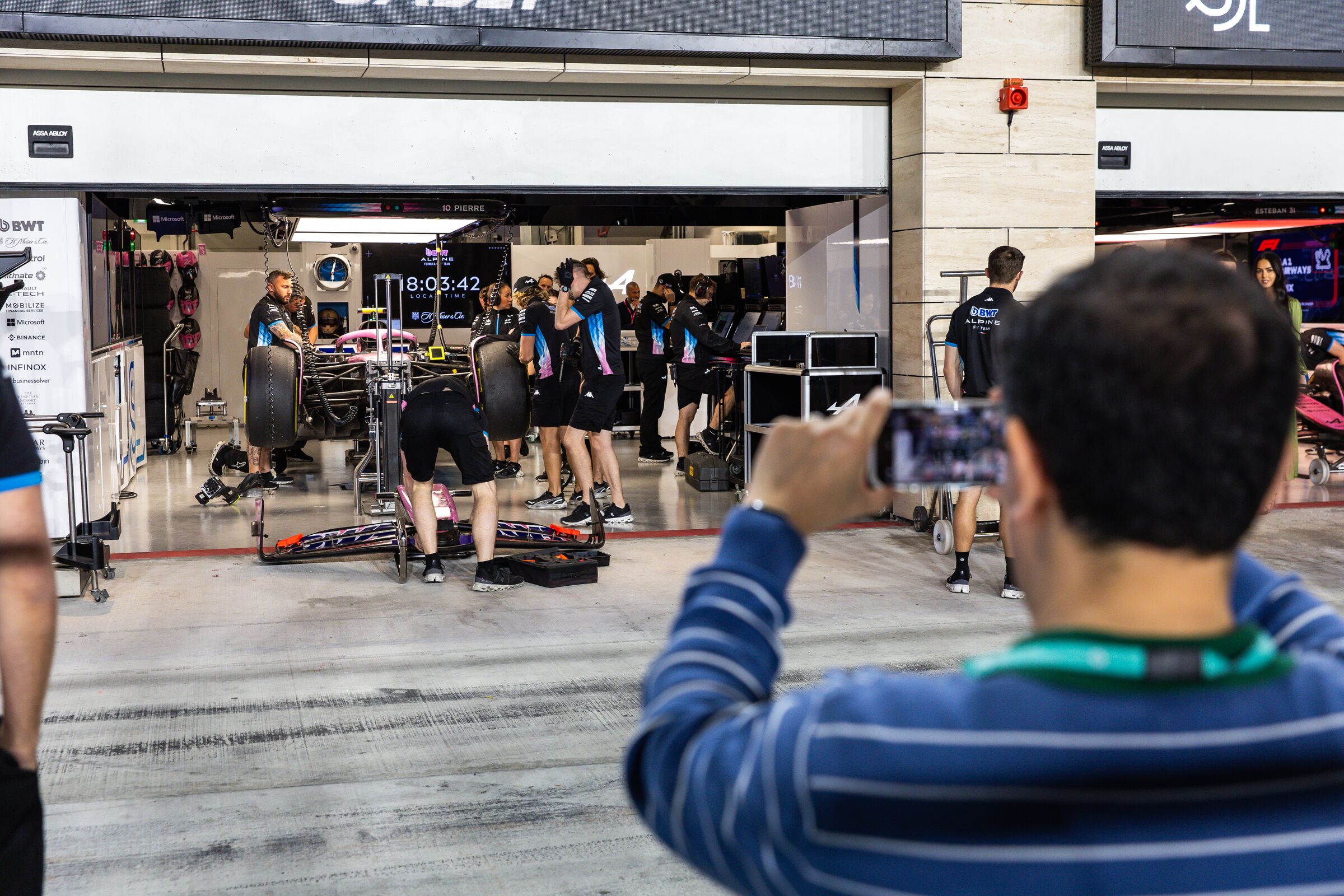 Aramco F1® Pit Lane Walk Inclusion
